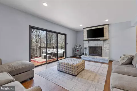 2921 Cedarwood Ln, Dunkirk, MD 20754 photo 2