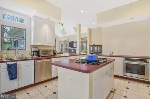 Kitchen - 4030 Howes Ct, Dunkirk, MD 20754 photo 3 of 4
