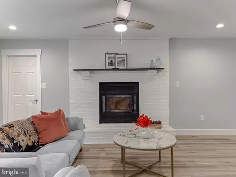 Living - 13630 Dowell Rd, Solomons, MD 20688 photo 3 of 4