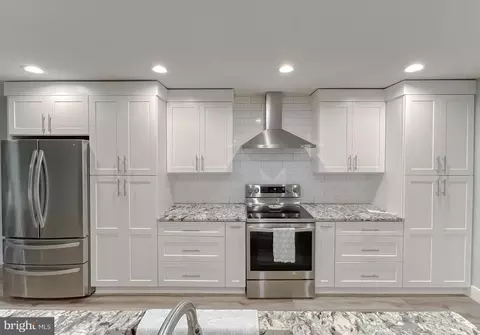 Kitchen - 13630 Dowell Rd, Solomons, MD 20688 photo 5 of 10