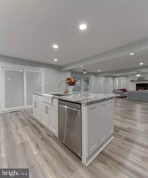 Kitchen - 13630 Dowell Rd, Solomons, MD 20688 photo 6 of 10