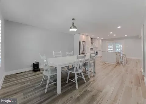 Dining - 13630 Dowell Rd, Solomons, MD 20688 photo 2 of 4