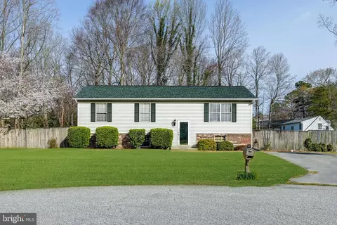 220 Leonard Ct, Saint Leonard, MD 20685