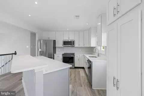 Kitchen - 11303 Kinder Ln, Dunkirk, MD 20754 photo 4 of 4