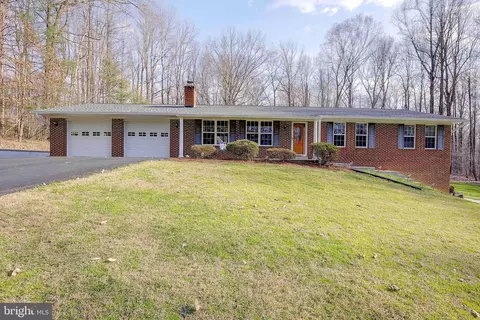 1510 Live Oak Dr, Huntingtown, MD 20639