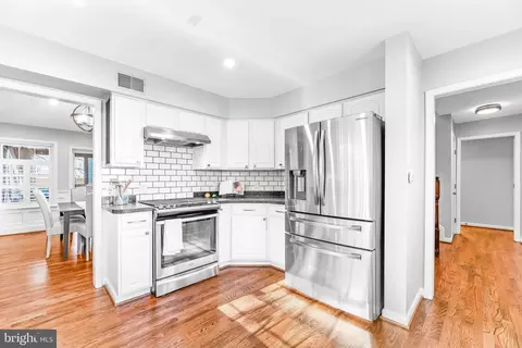 Kitchen - 13541 Osprey Ln, Solomons, MD 20688 photo 3 of 4