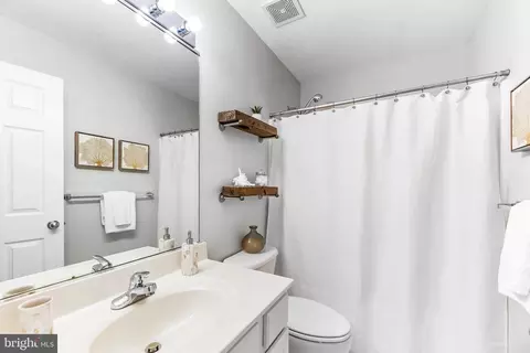 Bath - 13541 Osprey Ln, Solomons, MD 20688 photo 5 of 7