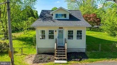 3909 Old Bayside Rd, Chesapeake Beach, MD 20732