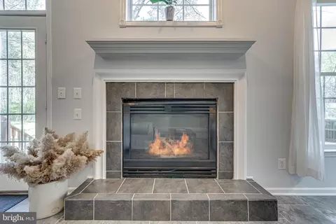 Living - 13406 Lore Pines Ln, Solomons, MD 20688 photo 4 of 5