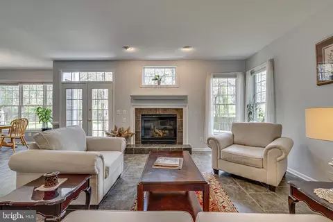 Living - 13406 Lore Pines Ln, Solomons, MD 20688 photo 2 of 5