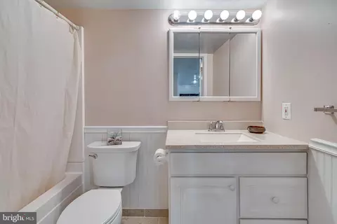 Bath - 13406 Lore Pines Ln, Solomons, MD 20688 photo 6 of 6