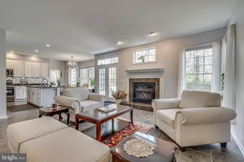 Living - 13406 Lore Pines Ln, Solomons, MD 20688 photo 3 of 5
