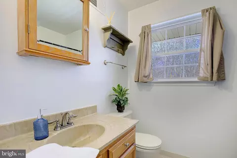Bath - 2750 Icehouse Ct, Dunkirk, MD 20754 photo 4 of 4