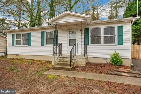 423 Dogwood Dr, Lusby, MD 20657