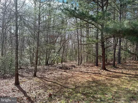 12921 Pine Ln, Lusby, MD 20657