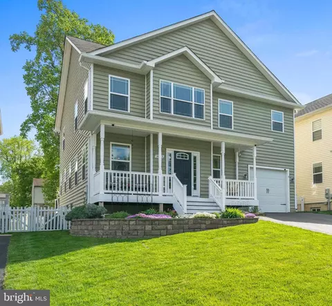 3633 9th St, North Beach, MD 20714