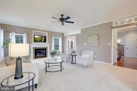 Living - 3370 Lancer Ct, Dunkirk, MD 20754 photo 5 of 6