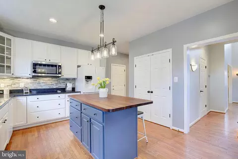 Kitchen - 3370 Lancer Ct, Dunkirk, MD 20754 photo 4 of 6