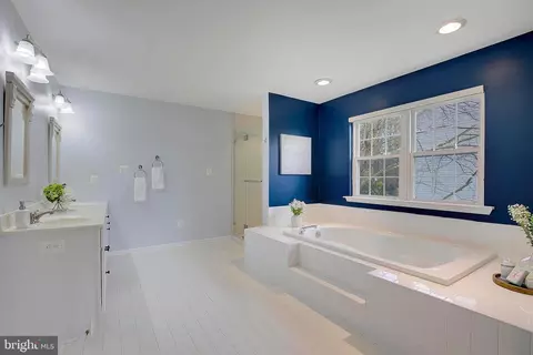 Bath - 3370 Lancer Ct, Dunkirk, MD 20754 photo 4 of 8