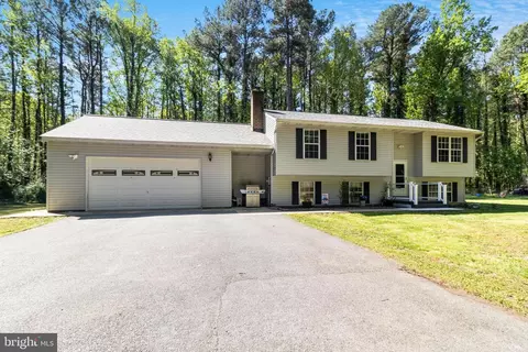 207 Lessin Dr, Lusby, MD 20657
