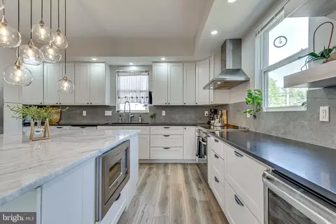 Kitchen - 3928 3rd St, North Beach, MD 20714 photo 4 of 8