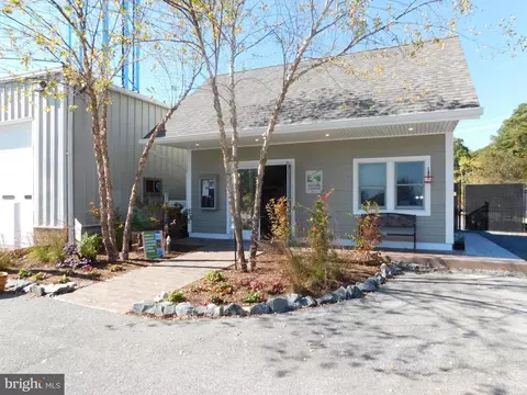 Exterior - 3928 3rd St, North Beach, MD 20714 photo 5 of 6