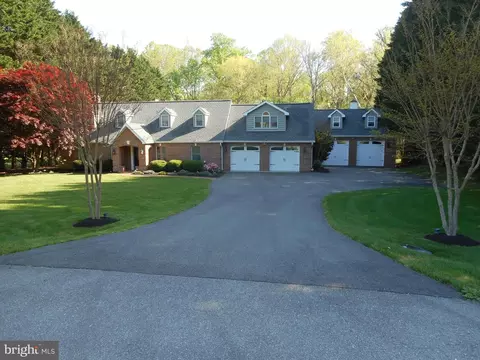 5346 Cove View Dr, Saint Leonard, MD 20685