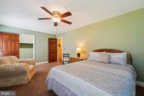 Bedroom - 3520 Old Jones Rd, Dunkirk, MD 20754 photo 2 of 4