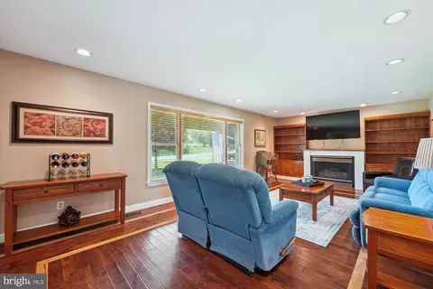 Living - 3520 Old Jones Rd, Dunkirk, MD 20754 photo 1 of 2