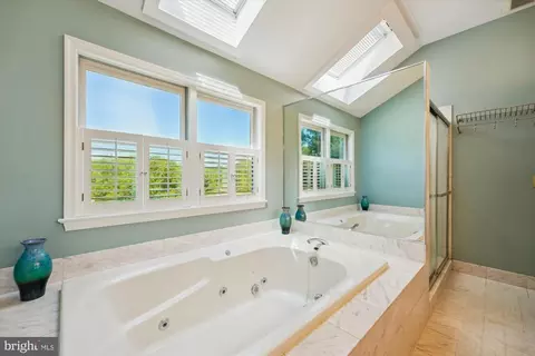 Bath - 3520 Old Jones Rd, Dunkirk, MD 20754 photo 2 of 2