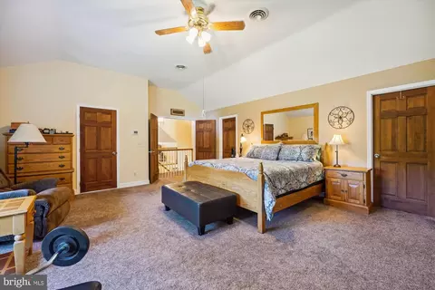 Bedroom - 3520 Old Jones Rd, Dunkirk, MD 20754 photo 4 of 4