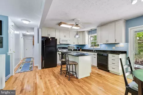 Kitchen - 494 Cardinal Dr, Lusby, MD 20657 photo 5 of 7