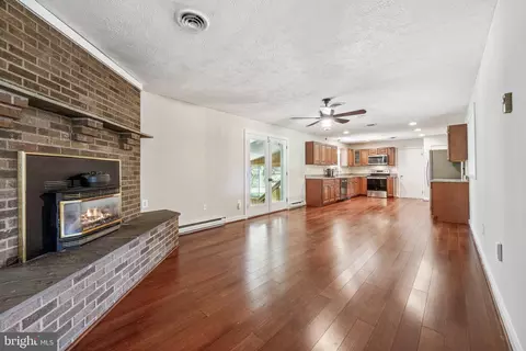 Living - 12730 Springfield Ct, Dunkirk, MD 20754 photo 1 of 2