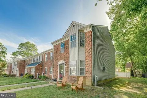 8564 E St, Chesapeake Beach, MD 20732
