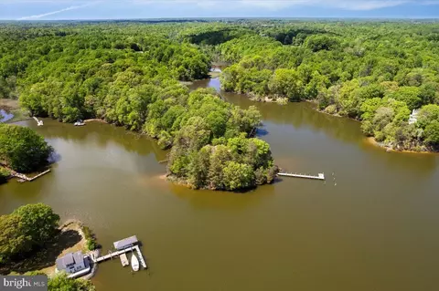 8438 Mackall Rd, Saint Leonard, MD 20685