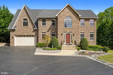 4435 Dairy Barn Dr, Huntingtown, MD 20639