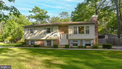 290 Harbor Dr, Lusby, MD 20657