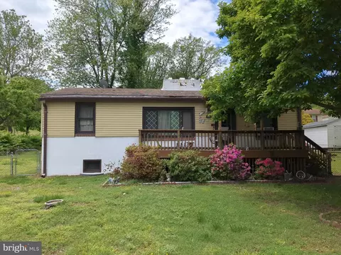 140 Macrae Ave, Prince Frederick, MD 20678