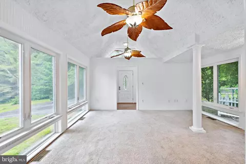 Living - 9514 Howes Rd, Dunkirk, MD 20754 photo 5 of 13