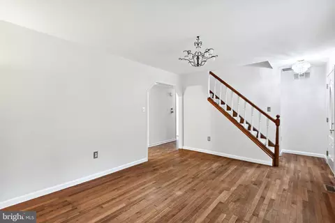 Living - 9514 Howes Rd, Dunkirk, MD 20754 photo 8 of 13