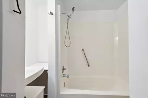 Bath - 9514 Howes Rd, Dunkirk, MD 20754 photo 5 of 7