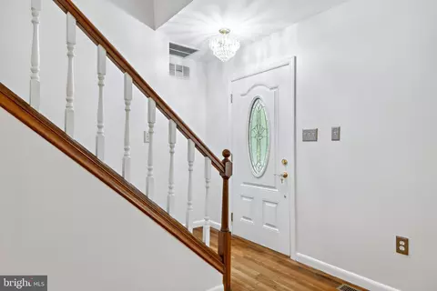 Entry Way - 9514 Howes Rd, Dunkirk, MD 20754 photo 9 of 11