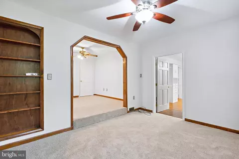 Living - 9514 Howes Rd, Dunkirk, MD 20754 photo 11 of 13