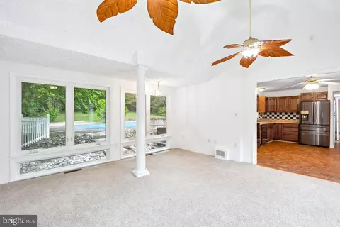 Living - 9514 Howes Rd, Dunkirk, MD 20754 photo 2 of 13