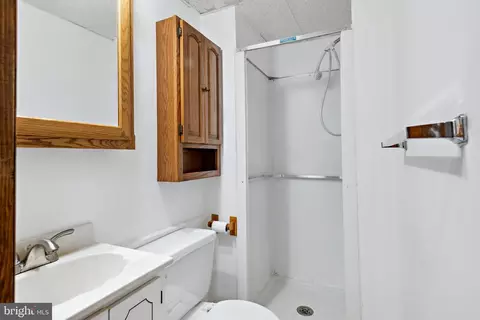 Bath - 9514 Howes Rd, Dunkirk, MD 20754 photo 7 of 7