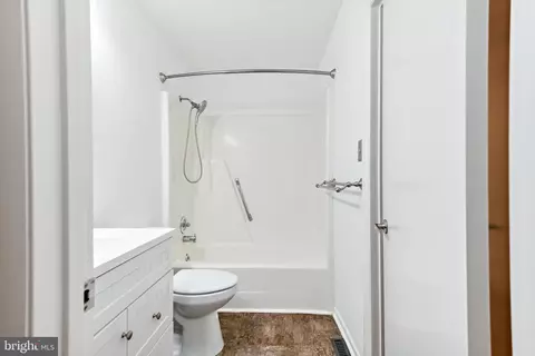 Bath - 9514 Howes Rd, Dunkirk, MD 20754 photo 1 of 7
