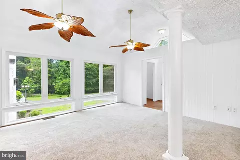 Living - 9514 Howes Rd, Dunkirk, MD 20754 photo 4 of 13