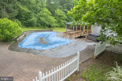 Exterior - 9514 Howes Rd, Dunkirk, MD 20754 photo 5 of 20