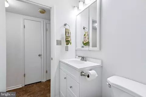 Bath - 9514 Howes Rd, Dunkirk, MD 20754 photo 4 of 7
