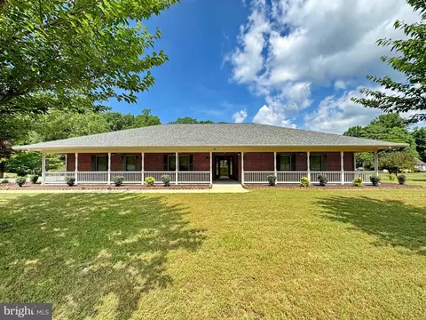 6225 Nicole Dr, Saint Leonard, MD 20685